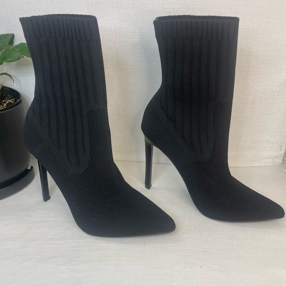 Steve Madden Discreet Boot in Black, Size 7M - Picture 8 of 14
